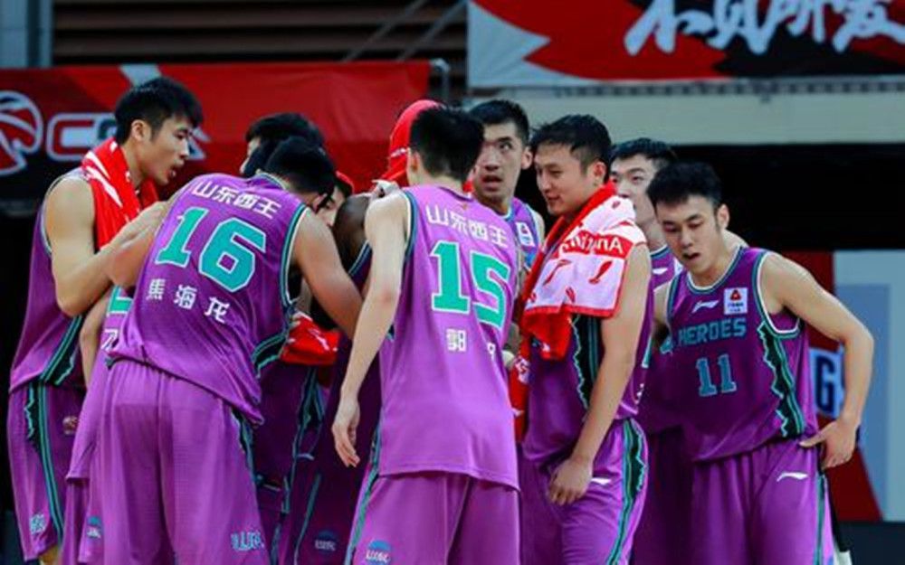 媒体人@吴頔basketball更新社媒表示：“一个联赛的核心价值是比赛质量，广厦对判罚不满，裁判水平需要提高是一方面，另一方面，广厦直接将最后一节半比赛变为垃圾时间，这种做法直接影响到CBA的品牌价值，影响到所有赞助商和球员工作人员的利益。